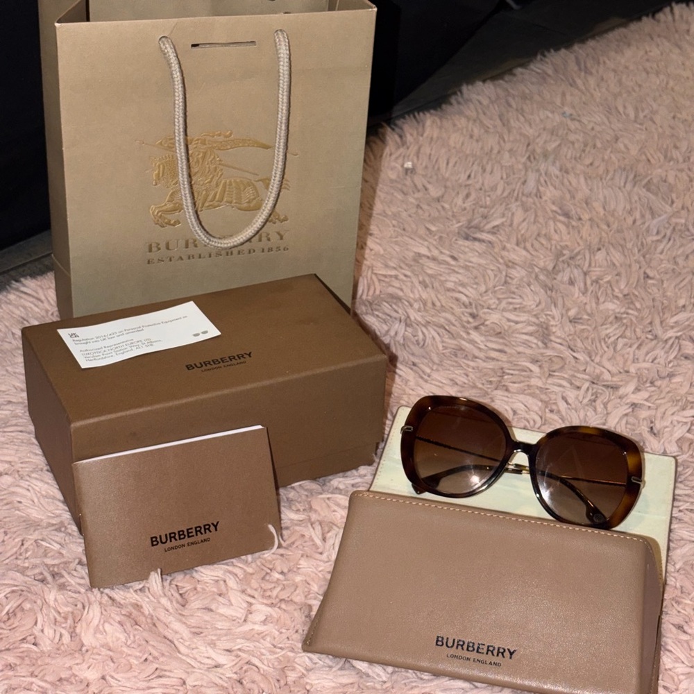 Burberry Tortoise Shell Sunglasses - Picture 4 of 16